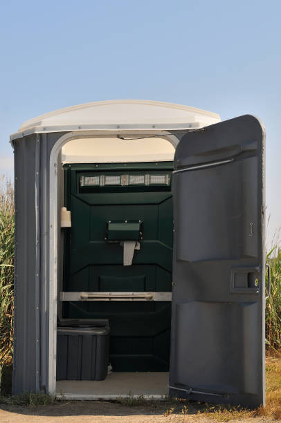 Best Porta potty delivery and setup  in Fox Island, WA